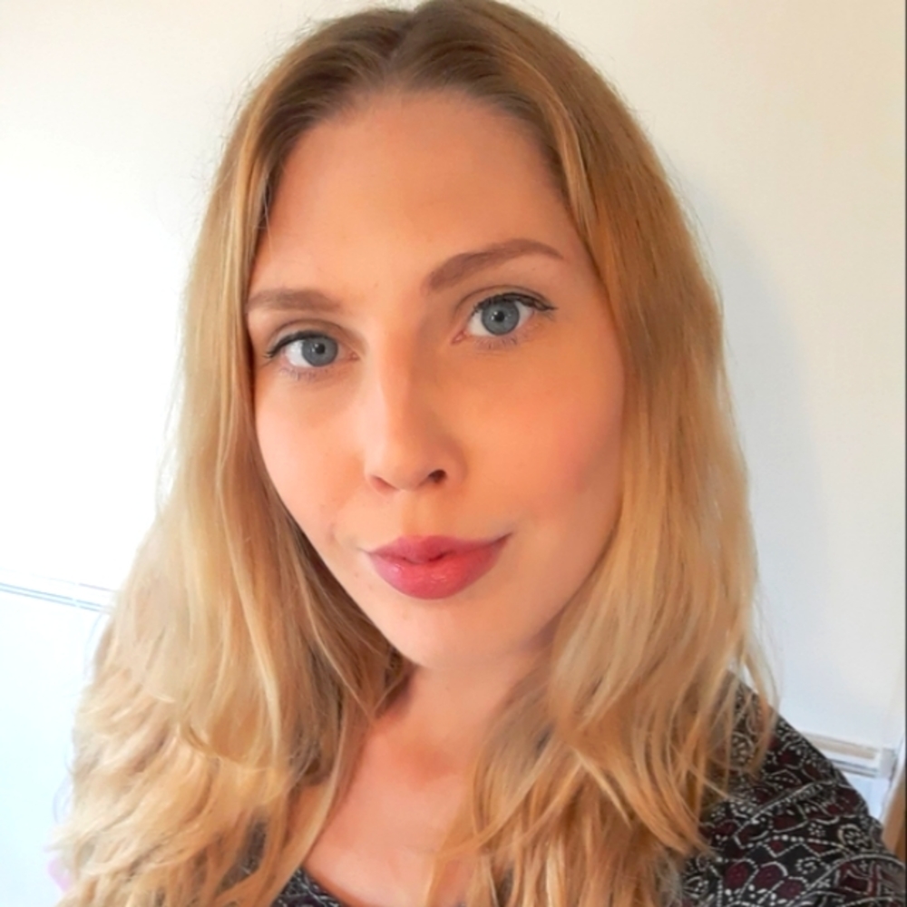Meet your Posher, Stephanie